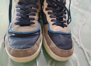 Scarpe bambino alte blu, gialle e grigie