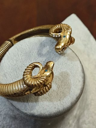 Bracciale con teste di ariete