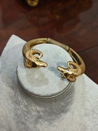Bracciale con teste di ariete