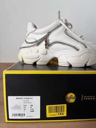 Buffalo Binary Chain 2.0 blancas con cadena