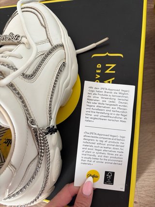 Buffalo Binary Chain 2.0 blancas con cadena