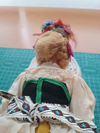 Muñecas antiguas vestidas