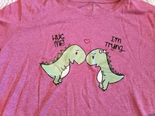 Camiseta SHEIN manga corta dinosaurios