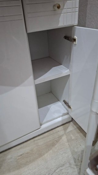 Lavabo de mármol y madera