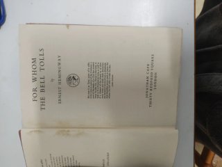 Por quién doblan las Campanas español inglés.