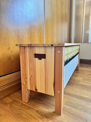 Banca de madera con almacenamiento