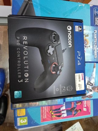 PS4 1TB FIFA 19 Bundle