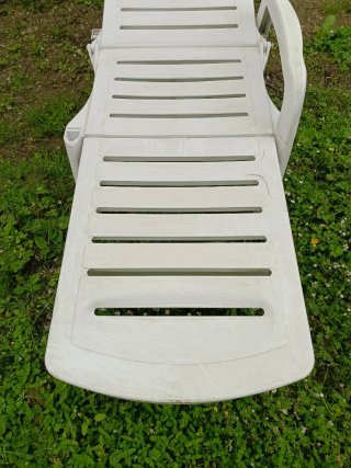 Tumbona plegable blanca