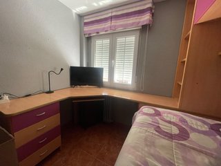 Habitación juvenil completa con cama