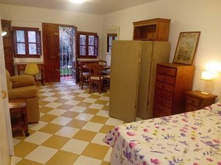 Estudio en alquiler en Cerrado Calderón - El Morlaco en Málaga