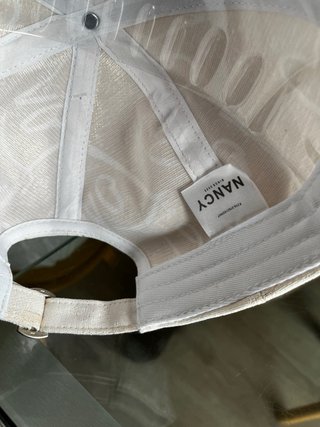 Cappellino con visiera Love beige