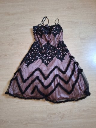 Vestido corto negro y rosa