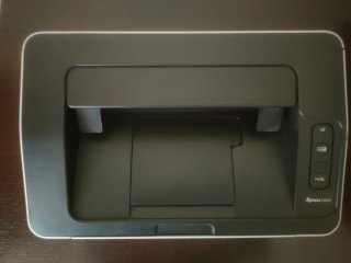 Impresora Samsung Xpress M2022 con tóner.