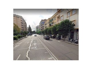 Local comercial en alquiler en Santa Marina - La Paz en Badajoz