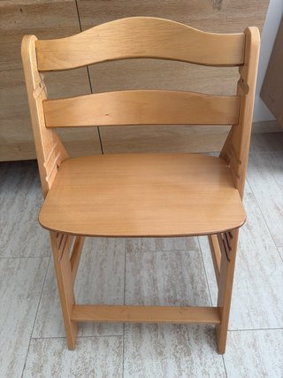 Trona evolutiva de madera