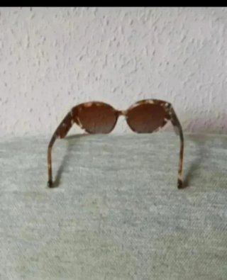 Gafas de sol marrones y multicolor