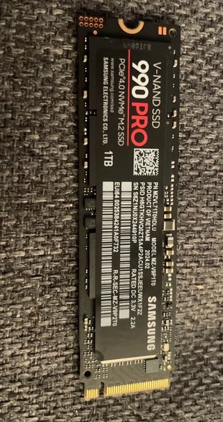 MSI MPG X870E CARBON WIFI AM5 + Samsung 990 PRO 1T