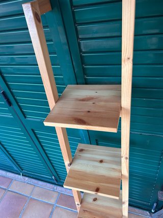Estantería de madera