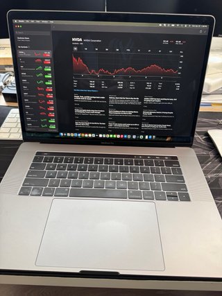MacBookPro i9 32GBRAM 512GBSSD +2 Monitores+dock