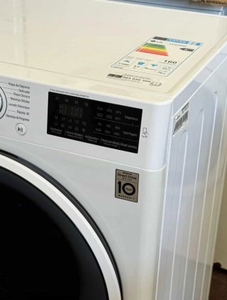 LAVADORA DE CARGA FRONTAL MARCA LG DE 9 KILOS