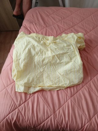 Camisa amarilla a rayas
