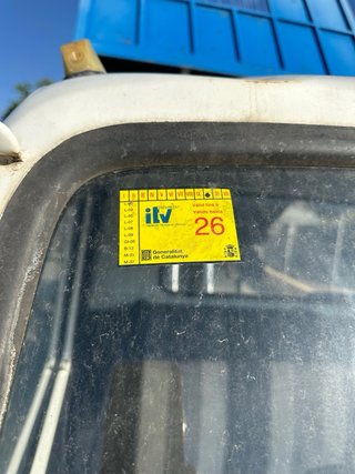 Camión volquete MAN 8.136 F