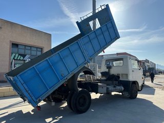 Camión volquete MAN 8.136 F