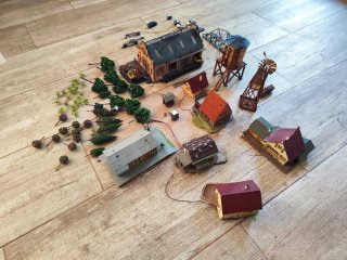 Maqueta HO trenes y casas, todas con luces.