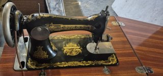 Máquina de coser SINGER antigua