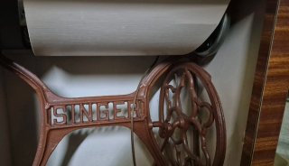 Máquina de coser SINGER antigua