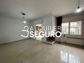 Chalet en alquiler en Tres Olivos - Valverde en Madrid