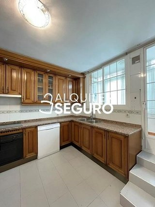 Chalet en alquiler en Tres Olivos - Valverde en Madrid