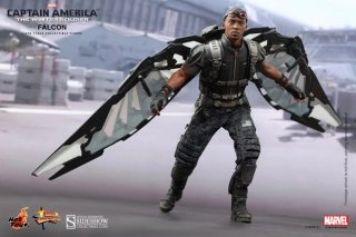 Figura Hot Toys Falcon Capitán América