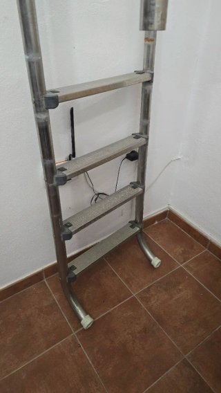 Escalera de acero para piscina