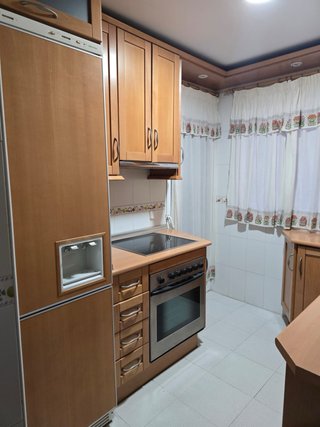 Cocina completa madera y cristal