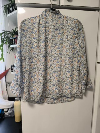 Blusa VILA floral talla m