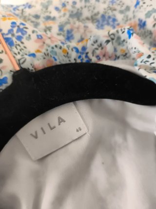 Blusa VILA floral talla m