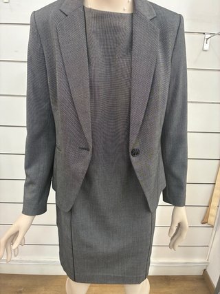 Vestido de chaqueta gris