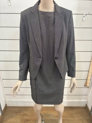 Vestido de chaqueta gris