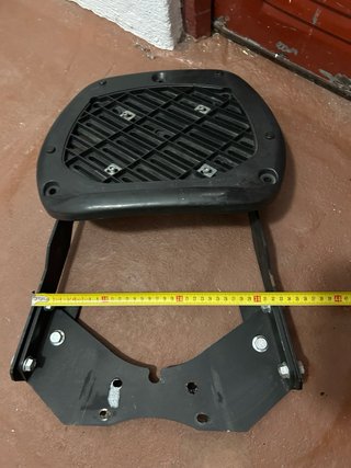Cajón de moto negro