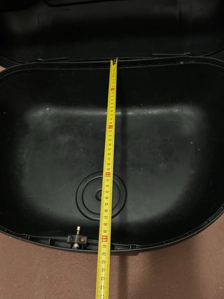 Cajón de moto negro