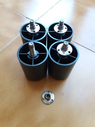 Piedini per mobili 7.5 cm 4pz