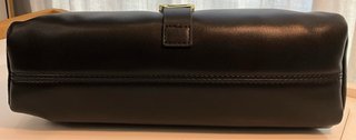 Bolso negro cadena dorada fiesta