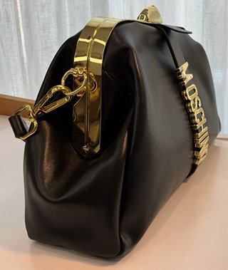 Bolso negro cadena dorada fiesta