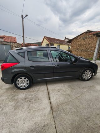 Peugeot 207 2010