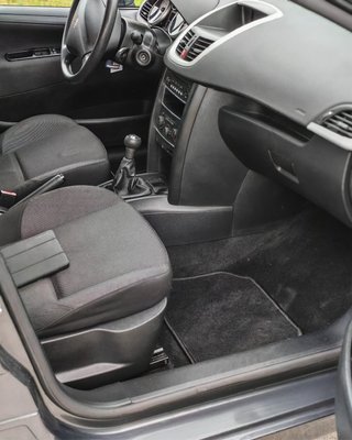 Peugeot 207 2010