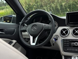 MERCEDES-BENZ A 180 Urban TECHO SOLAR