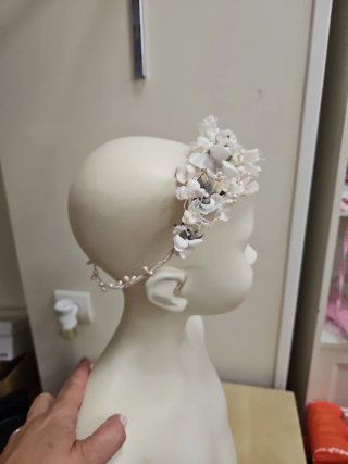 Corona de comunión flores y perlas