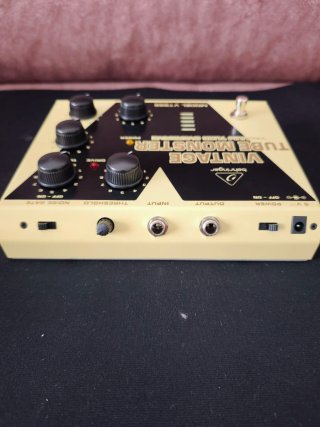 Behringer VT999 Vintage Tube Monster Overdrive