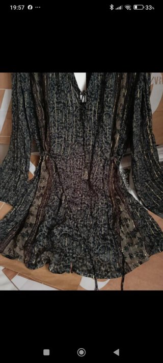 Vestido Zara negro y dorado